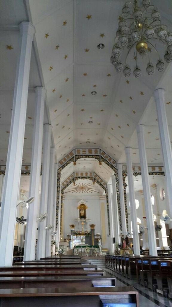 โบสถ์เซนต์ฟรัง-เพดาน-สวยงาม